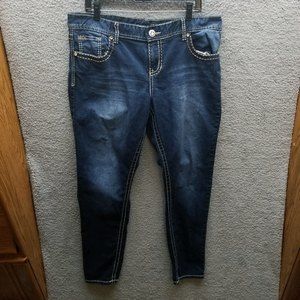 Maurices Women's 18 Blue Skinny Jeans 39.5" 30.25" 10.75"   3/$25 Bundle it